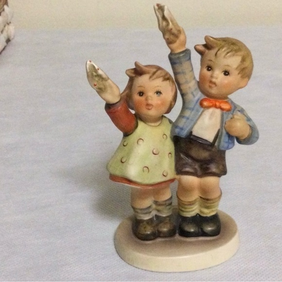 Goeble Hummel Other - Goebel Hummel Figurine’s Waving Good Bye